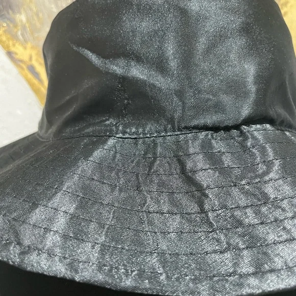 Reversible Satin Black and Gold Chain Print Bucket Hat - Picture 5 of 10